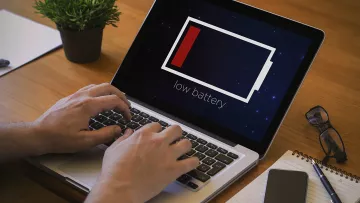 Почему на экране планшета на Android появляется пятно? - фото превью статьи