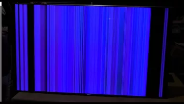 Появились вертикальные полосы на экране телевизора Samsung. Причины и что делать? - фото превью статьи