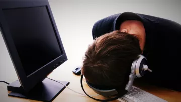 Зависает компьютер в играх и при просмотре видео и не реагирует ни на что, при этом появляется звук «тррр» - фото превью статьи