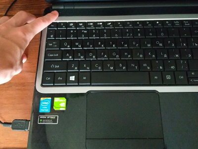 Самостоятельное решение проблемы, если ноутбук не загружается после включения