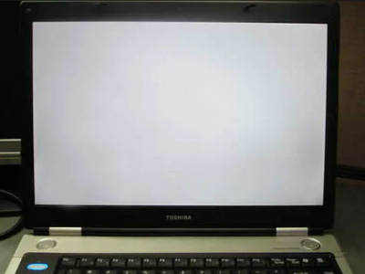 Причины появления белого экрана ноутбука
