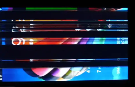 Почему на экране ТВ Sony Bravia появились полосы? Почему на экране ТВ Sony Bravia появились полосы?
